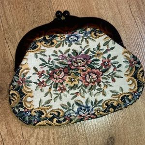 VINTAGE TAPESTRY FLORAL COIN PURSE WITH LUCITE KISS LOCK HAND MADE IN JAPAN